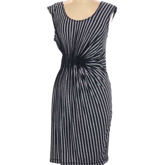 Studio M | Stripped Fitted Flattering Large Dress - Picture 3 of 6